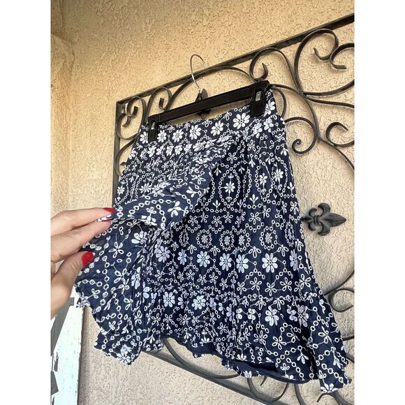 Kate Spade Eyelet Wrap Skirt - Size 4 - Navy Blue/White - Picture 5 of 10